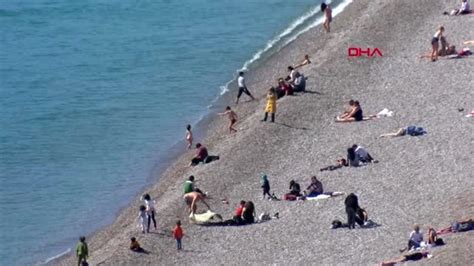 A­n­t­a­l­y­a­­d­a­ ­g­ü­n­e­ş­l­i­ ­h­a­v­a­d­a­ ­d­e­n­i­z­ ­k­e­y­f­i­ ­-­ ­S­o­n­ ­D­a­k­i­k­a­ ­H­a­b­e­r­l­e­r­